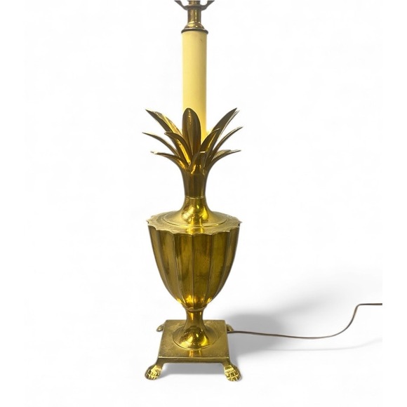 Underwriters Laboratories Other - Pineapple Table Lamp Hollywood Regency Metal Brass Tone Claw Foot Heavy Vtg